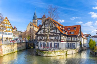 Almanya'da esslingen Neckar ortaçağ kasabasının güzel görünümü