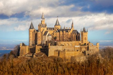 Hohenzollern Kalesi Swabian Alpleri'nde - Baden Wurttemberg, Almanya görünümünü