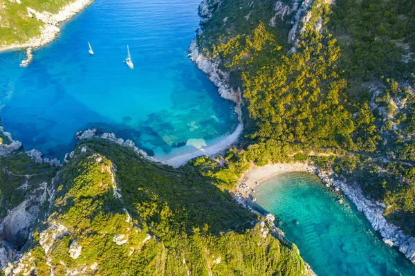 포르토 Timoni는 코르푸, 그리스에서 놀라운 아름 다운 두 해변 — 스톡 사진