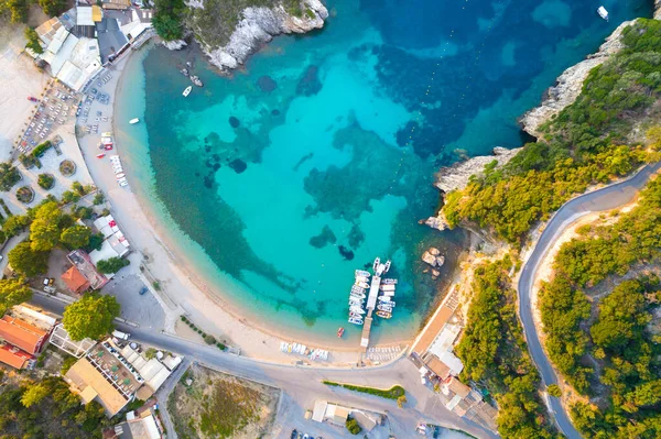Bahía Paleokastritsa en la isla de Corfú, archipiélago Jónico, Grecia — Foto de Stock