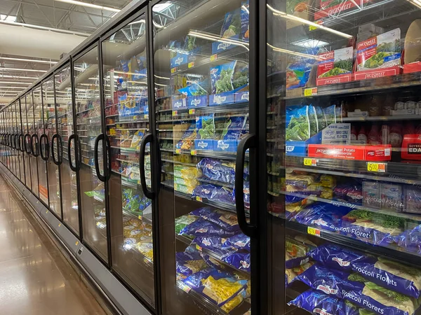 Mckinney Usa August 2020 Multiple Freezers Lined Store — Stock Photo, Image