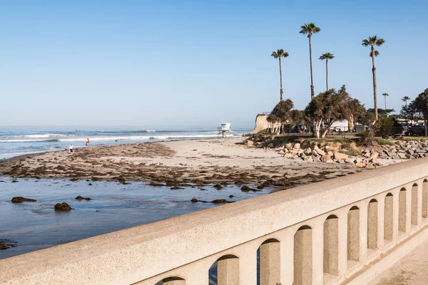 Cardiff Kalifornien Usa April 2018 Människor Promenera Längs Strandlinjen Nära — Stockfoto