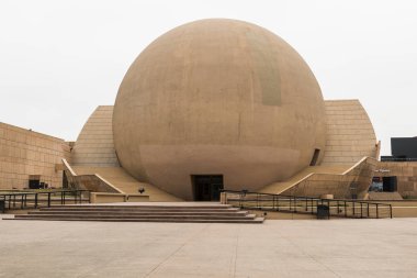 Tijuana, Baja California'deki/Meksika - 20 Haziran 2018: Centro kültürel Tijuana (Cecut), bir kültür merkezi sanat, sergi, bir IMAX Tiyatrosu, Botanik Bahçesi ve akvaryum görünümünü ön.