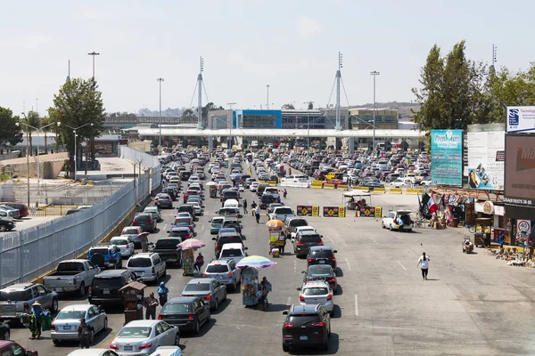 Tijuana Baja California Mexico June 2018 Cars Wait Long Lines — Stock Photo, Image