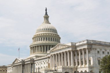 Abd Capitol Binası, doğuya bakan, Kongre ev, ve Washington, DC National Mall doğu ucunda Capitol Hill tepesinde bulunan. 