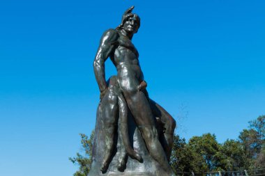 San Diego, California - 1 Nisan 2017: Sanatçı Arthur Putnam'ın 1905 yılında tamamlanan ve tarihi Presidio Park'ta bulunan bronz heykeli 