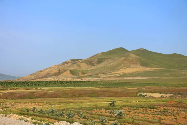 阿塞拜疆 Ismayilli 地区夏季的山地景观 — 图库照片