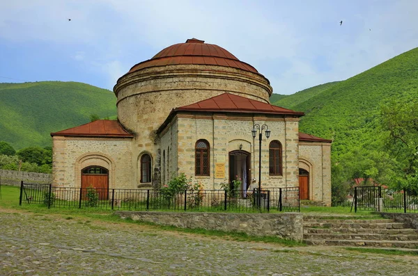 Eski Arnavut kilisede Şəki