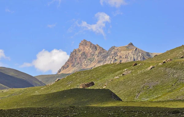 Azerbaycan dan dağ manzarası