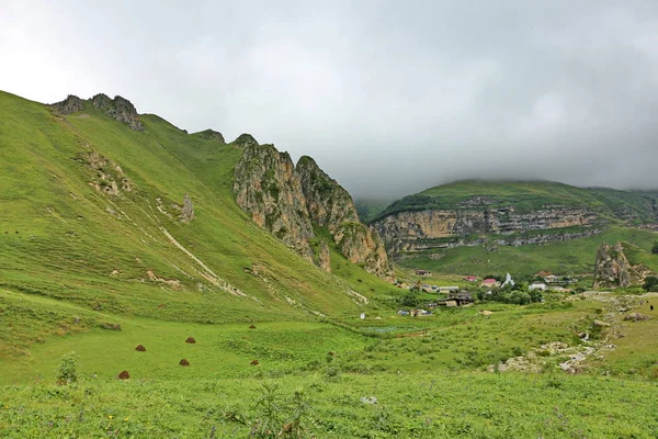 Paisaje de montaña de la región de Kusar — Foto de Stock