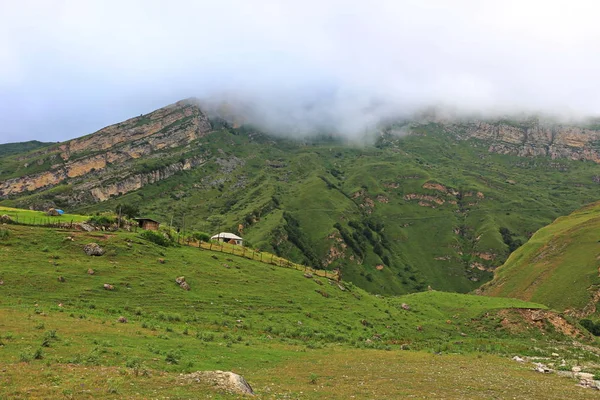 Paisaje de montaña de la región de Kusar — Foto de Stock