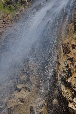 Kuzey Azerbaycan'ın dağ şelale,