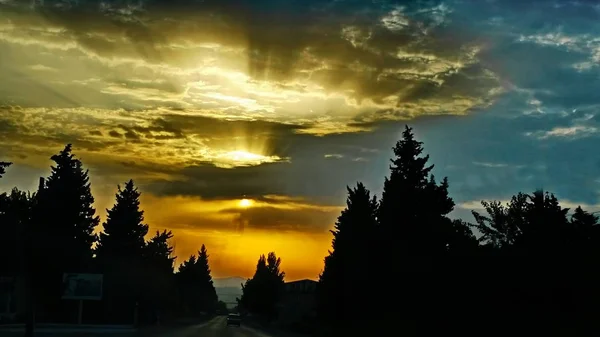 Evening landscape in with mountain views — Stock Photo, Image