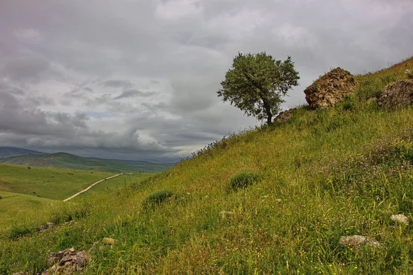 Горный ландшафт из северного региона Азербайджана, Сиазан . — стоковое фото