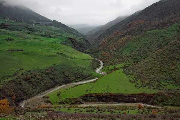 Paisaje otoñal de las montañas de Talysh, Azerbaiyán — Foto de Stock