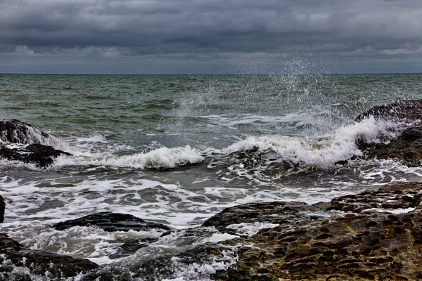 Mar Caspio, Costa Caspio en el pueblo de Zagulba — Foto de Stock