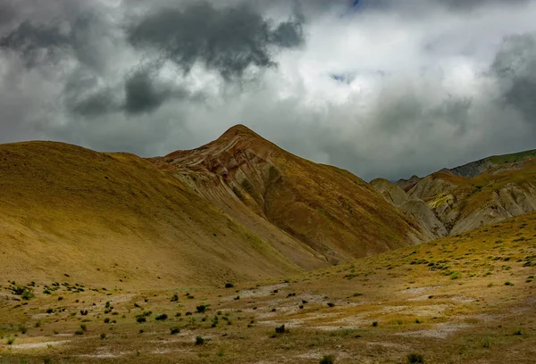 Montagnes Hyzyn multicolores en été — Photo