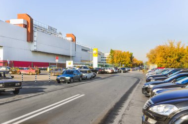 Moskova, Rusya - 8 Ekim 2014: Volgograd prospektüs, Moskova otomobil fabrikası 