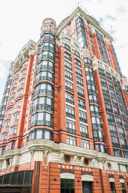 Moskova, Rusya - 6 Haziran 2018: Monolith-tuğla konut kompleksi 