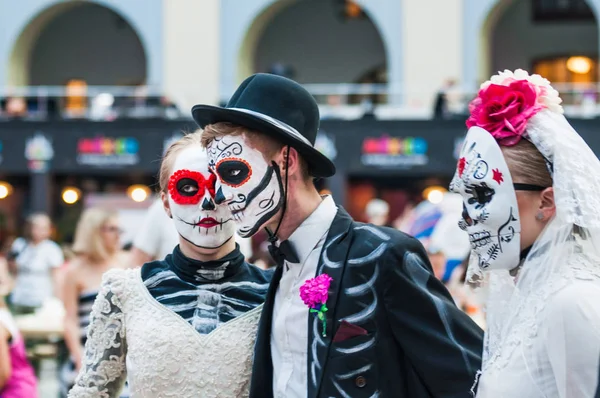 MOSCOW, RUSSIA - June 29, 2018: The 2018 FIFA World Cup. A National house for Mexican fans in Gostiny Dvor. Celebration of the Day of the Dead. Young people disguised as skeletons — Stock Image Moscow Russia June 2018 2018 Fifa World Cup National House Stock Image