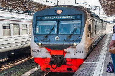 Moscow, Rusya Federasyonu - 29 Temmuz 2018: Elektrikli tren Demikhovskiy Ed4m Kiyevsky tren terminal (Kievskiy vokzal geldi)