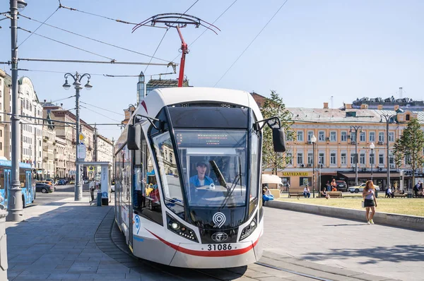 Mosca Russia Agosto 2018 Tram Russo Tre Unità Pianale Ribassato — Foto Stock