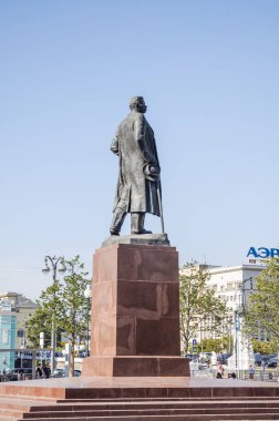 Moskova, Rusya - 27 Ağustos 2018: Yazar Maksim Gorki Tverskaya Zastava Meydanı'nda bir anıt