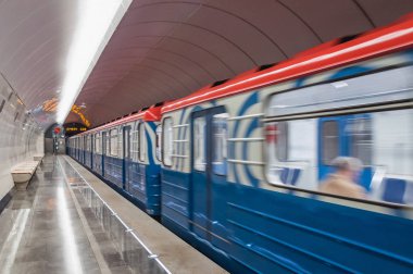Moskova, Rusya - 26 Nisan 2018: Tren istasyonunda 