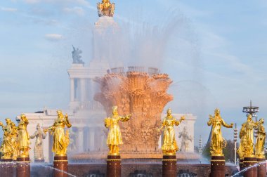 Moskova, Rusya - 1 Mayıs 2019: Vdnh'de ışıklarla 