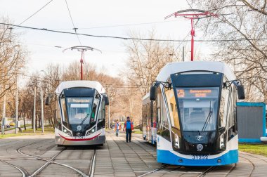 Moskova - 17 Nisan 2019: Ostankino tramvay terminal istasyonunda 71-931 m 