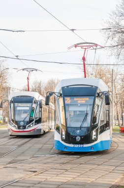 Moskova - 17 Nisan 2019: Ostankino tramvay terminal istasyonunda 71-931 m 