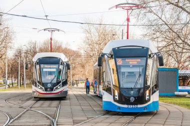 Moskova - 17 Nisan 2019: Ostankino tramvay terminal istasyonunda 71-931 m 