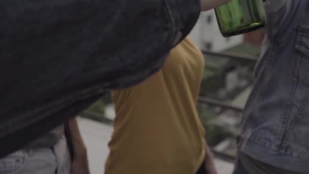 poveshenie-zhenshin-video