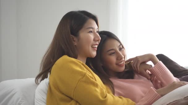 Happy Asian Lesbian Lgbt Couple Enjoy Entertainment Living Room Beautiful — Stock Video