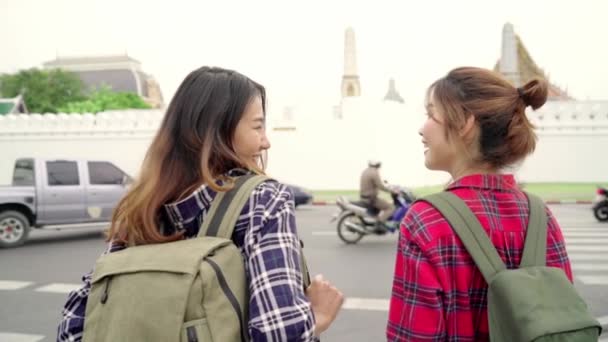 Slow Motion Resenären Backpacker Asiatiska Kvinnor Lesbisk Hbt Par Resa — Stockvideo