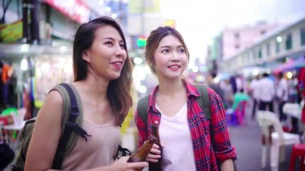 Reiziger Backpacker Aziatische Vrouwen Lesbische Lgbt Paar Bangkok Thailand Reizen — Stockvideo