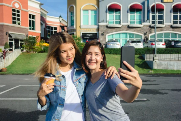 Attractive Beautiful Asian Friends Women Using Smartphone Happy Young Asian — Stock Photo, Image