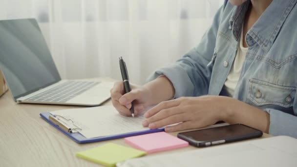 Hermosa Mujer Negocios Joven Emprendedora Asiática Inteligente Propietaria Pyme Que — Vídeo de stock