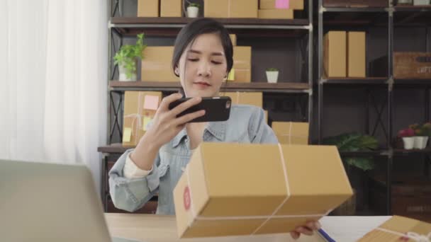 Belle Smart Asiatique Jeune Entrepreneur Femme Affaires Propriétaire Pme Vérifier — Video