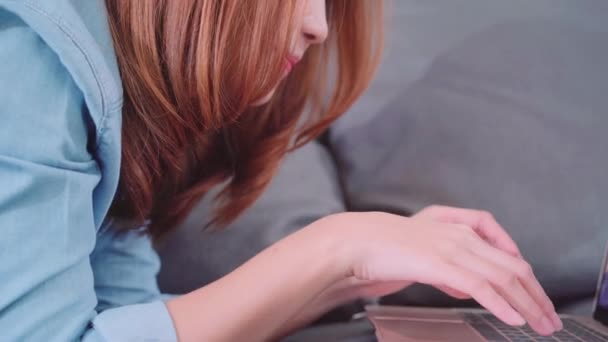 Portrait Beautiful Attractive Young Smiling Asian Woman Using Computer Laptop — Stock Video