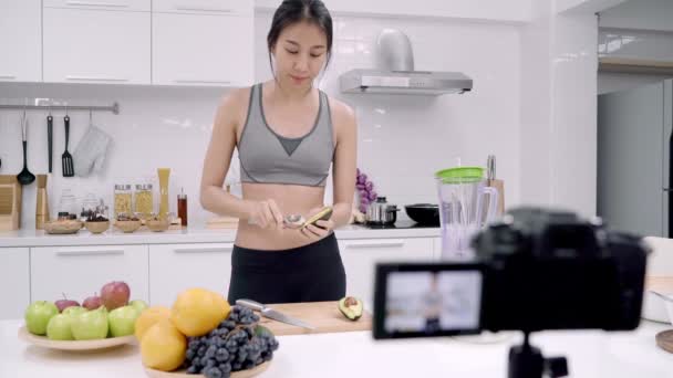 Blogger Sporty Asian Woman Using Camera Recording How Make Avocado — Stock Video