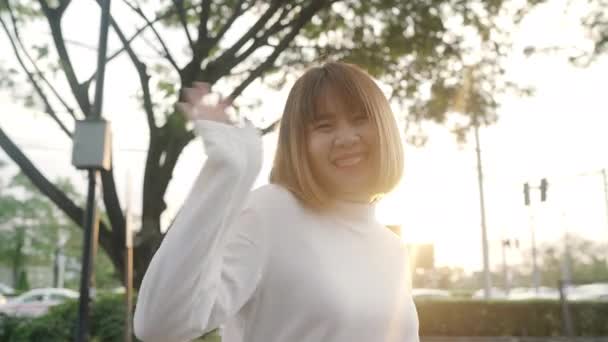 Mulher Turística Asiática Atraente Sentindo Feliz Viajando Bangkok Tailândia Alegre — Vídeo de Stock