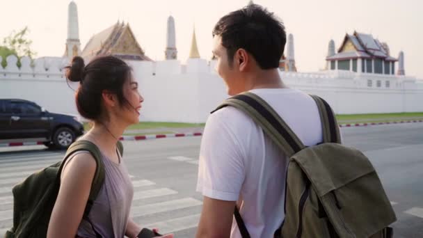 Viajero Pareja Asiática Viajando Caminando Bangkok Tailandia Dulce Pareja Asiática — Vídeos de Stock