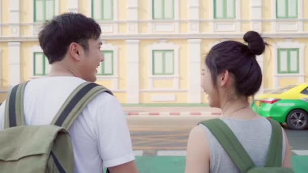 Slow Motion Traveler Азиатская Пара Путешествует Гуляет Бангкоку Таиланд Сладкая — стоковое видео