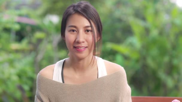 Asian Woman Feeling Happy Smiling Looking Camera While Relax Table — Stock Video