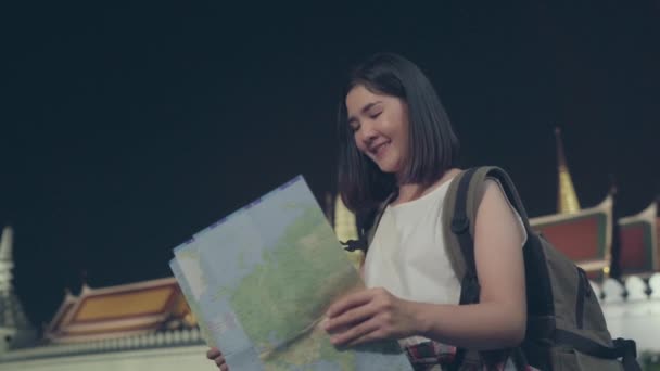 Mochilero Mujer Asiática Viajar Bangkok Tailandia Joven Turista Asiática Que — Vídeos de Stock
