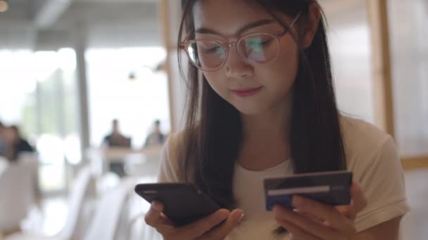 Frilans Asiatiska Kvinnor Online Shopping Kontoret Unga Japanska Asien Flicka — Stockvideo