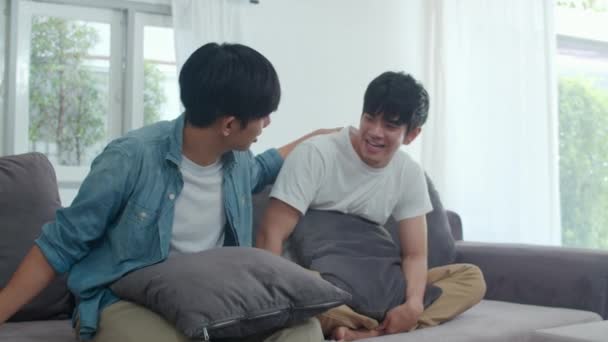 Giovane Asiatico Gay Coppia Proporre Casa Giovanissima Coreano Lgbtq Uomini — Video Stock