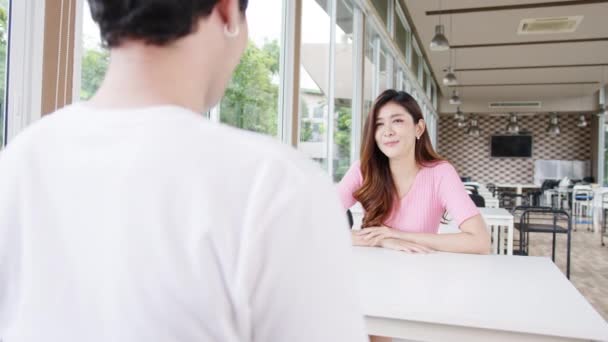 Joven Personal Restaurante Femenino Asia Que Usa Mascarilla Protectora Guantes — Vídeos de Stock