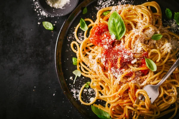 Sabroso Apetitoso Clásico Pasta Espagueti Italiano Con Salsa Tomate Queso — Foto de Stock